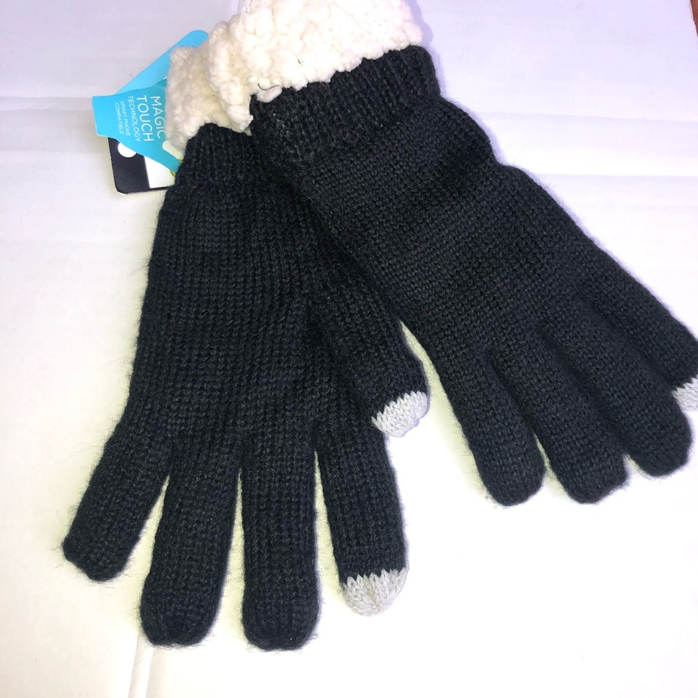 Women’s Small Sherpa technology gloves. NWTS
